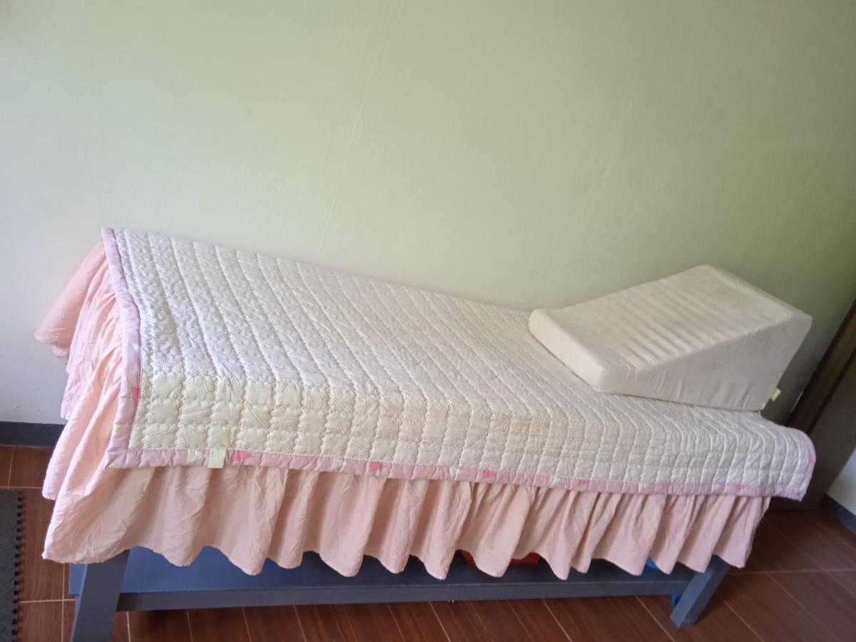 Sarah'S Garden Bnb & Spa Bed and Breakfast Clarin  Exterior foto
