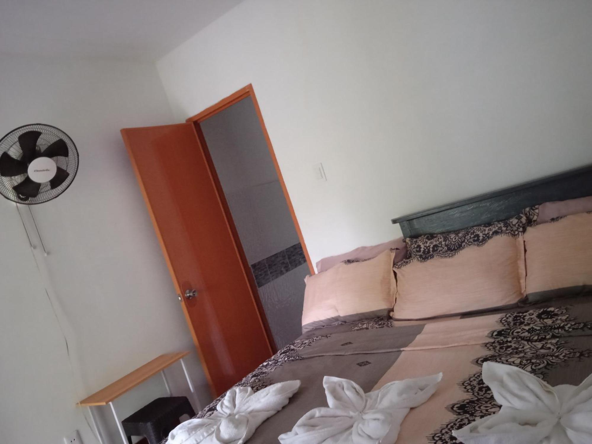 Sarah'S Garden Bnb & Spa Bed and Breakfast Clarin  Exterior foto