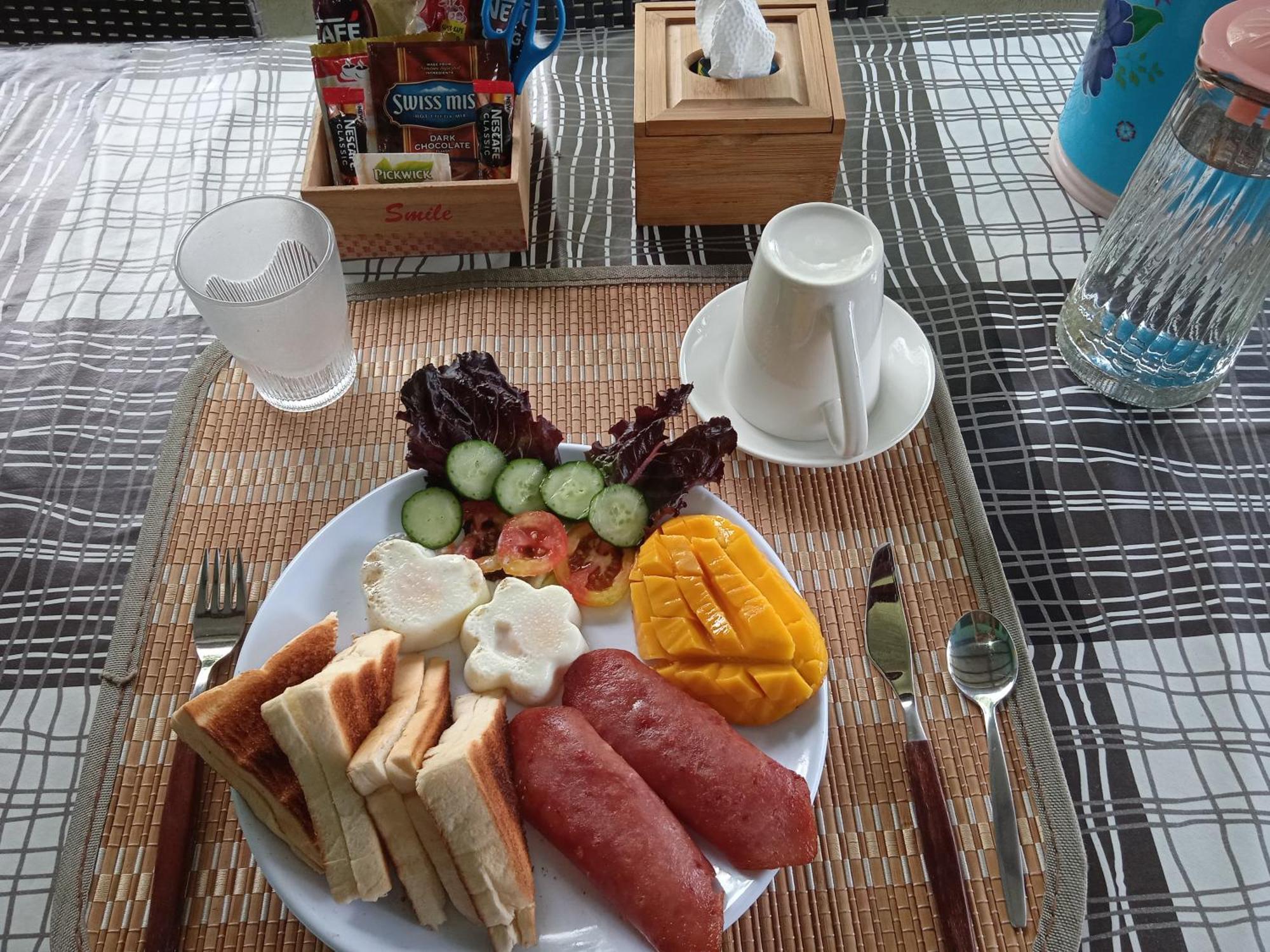 Sarah'S Garden Bnb & Spa Bed and Breakfast Clarin  Exterior foto